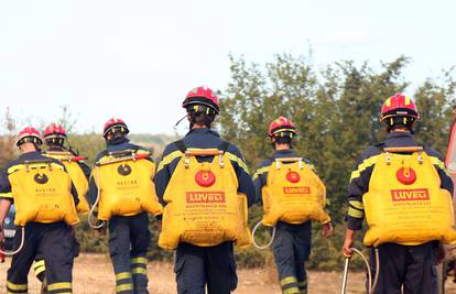 Vlada će vatrogasce nagraditi sa 7,6 milijuna kn iz proračuna