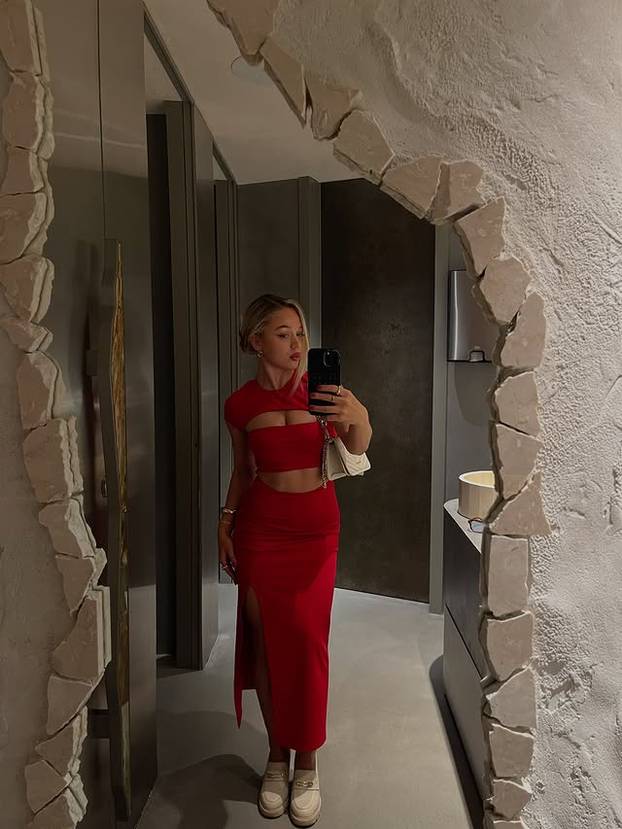 FOTO Ova srpska influencerica više je od 'lijepog lica', a radila je i kao 'sezonac' u Hrvatskoj