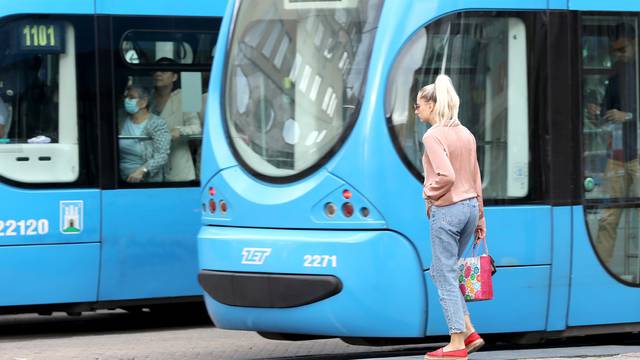 Grad Zagreb počeo izdavati besplatne godišnje karte ZET-a: Evo tko ih sve može preuzeti