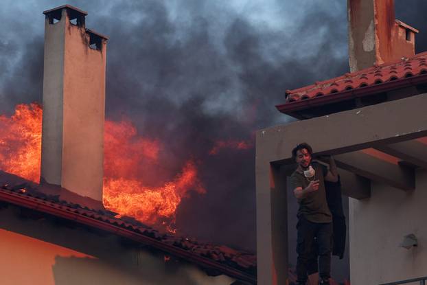 Wildfire in Kryoneri near Athens