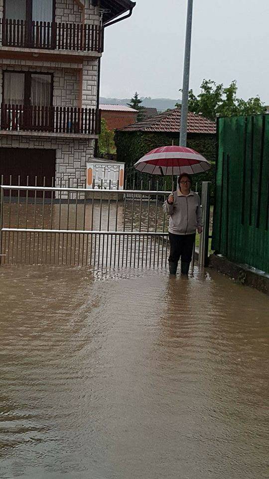 Slavonski Brod je pod vodom: Obilne kiše preplavile su ulice