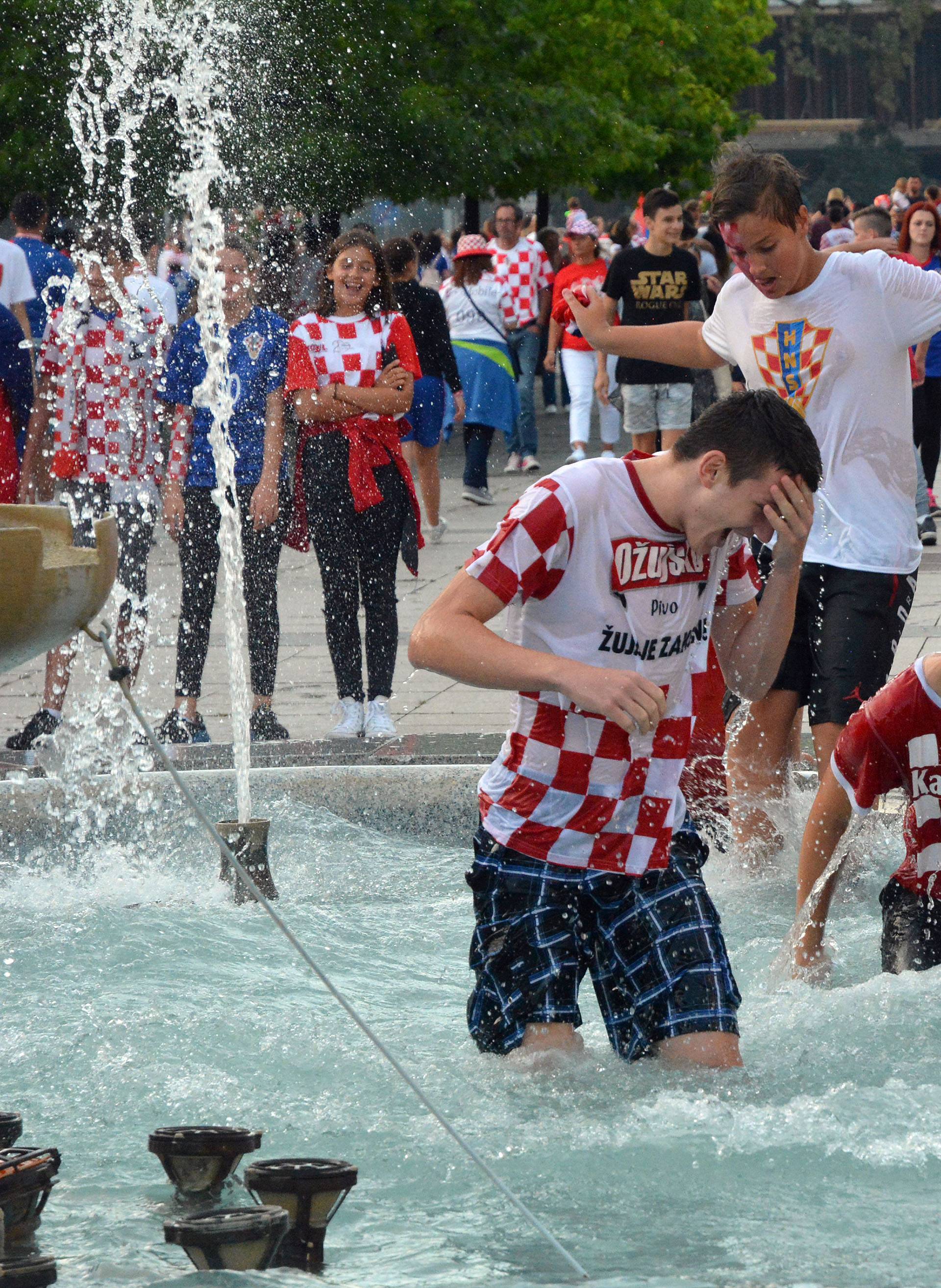 Ponos i suze diljem Hrvatske: 'Ma vi ste za nas ipak prvaci!'