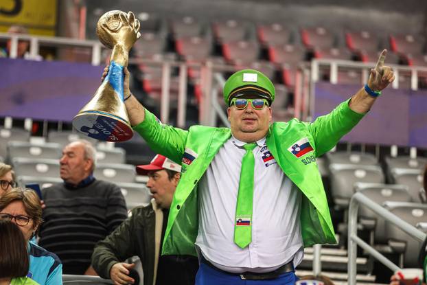 Zagreb: Zagrijavanje igrača na IHF Svjetskom rukometnom prvenstvu 2025., Slovenija - Kuba