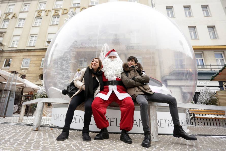 Pokloni i smijeh obilježili djedičin posjet Kući ljubavi