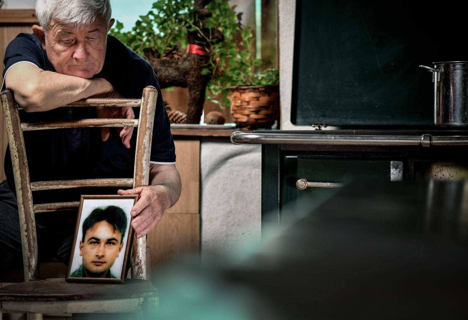 'Volim te, Dado. Još te čekam. Znam da ćeš mi opet doći...'