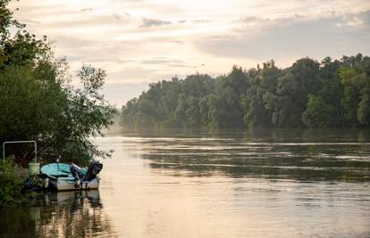 Drava prijeti dijelu Podravine, poplavljene prometnice i polja