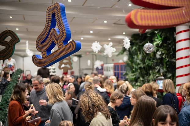 Zagreb: Svečana premijera Božićne predstave "A, gdje su lampice?" u kazalištu Trešnja