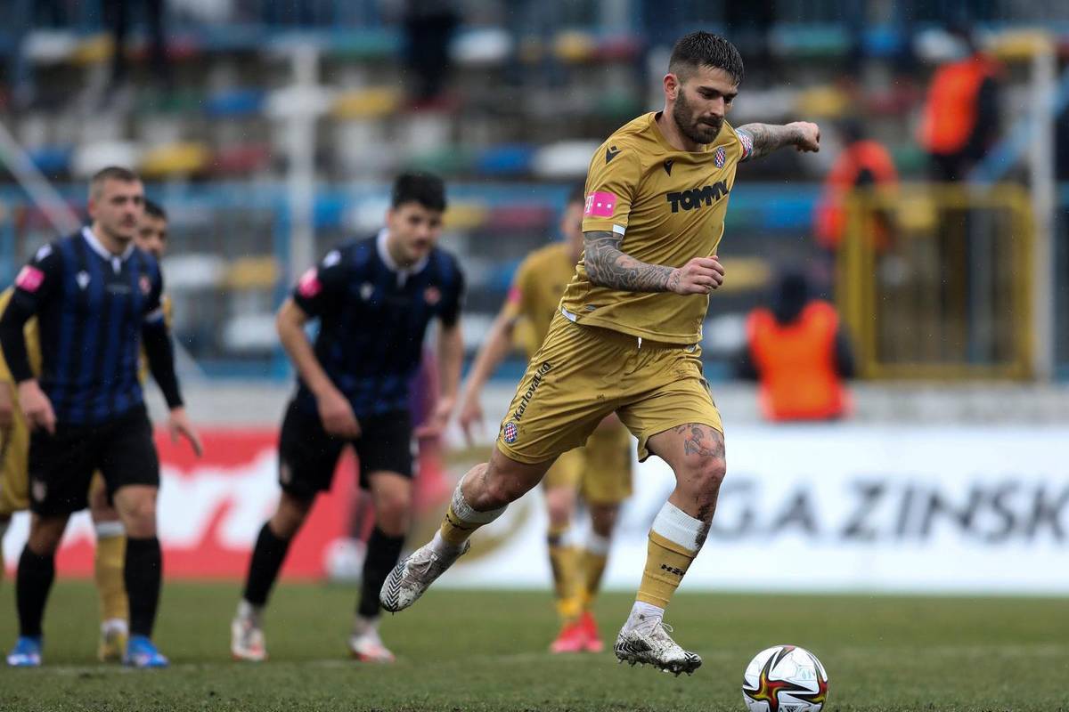 Čudesni Livaja utrpao hat-trick, dva zabio iz penala, i najbolji je strijelac Hajduka u jednoj sezoni