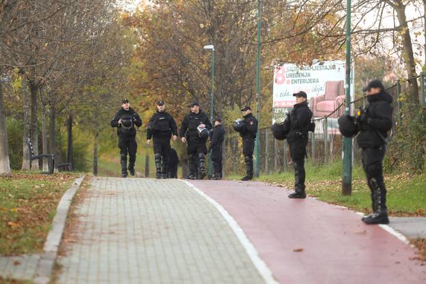 Sarajevo: Velik broj policije kod dvorane Zetra gdje će biti odigrana utakmica Eurolige između Dubaija i izraelskog Hapoela