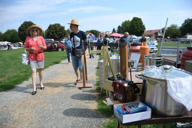 Buvljak u Koprivnici još uvijek je jedno od omiljenih mjesta za trgovinu