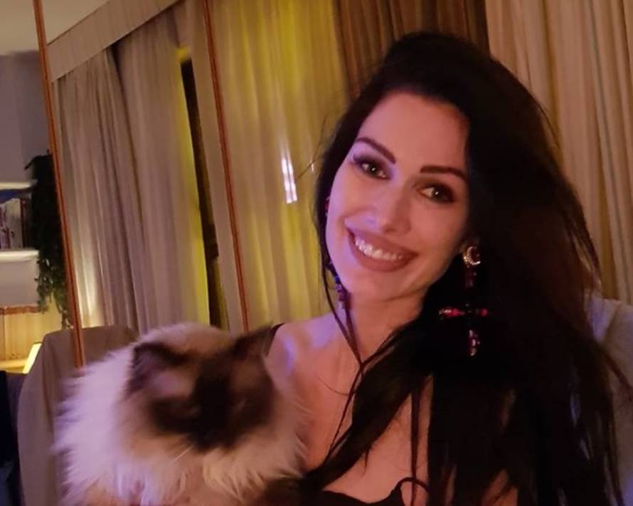 Više ne prati Dikana: 'Miljenica Šešelja' vratila se u Beograd