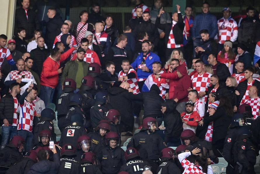 Policija intervenirala na tribini s hrvatskim navijačima