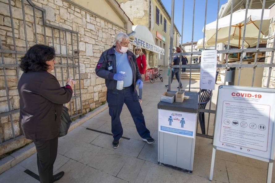 U Poreču je nakon nekog vremena ipak otvorena tržnica