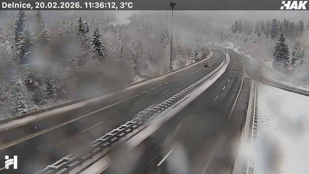 Pogledajte fotografije s kamera HAK-a, snijeg pada i u Zagrebu