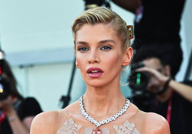 ** Venice, 81st Venice International Film Festival, fourth evening - red carpet of the film Battlefield"