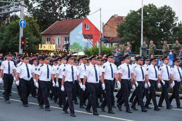 Zagreb: Generalna proba sve?anog vojnog mimohoda
