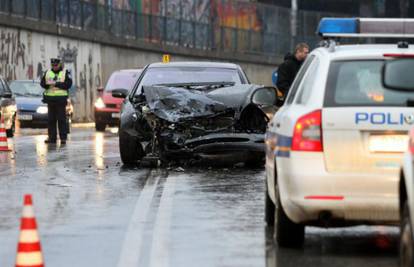 U sudaru tri osobna vozila u Osijeku ozlijeđeno dvoje ljudi