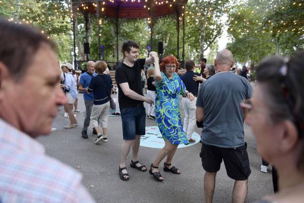 Zagreb: Plesnjak na Zrinjevcu