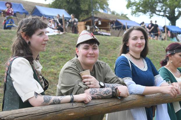 Koprivnica: Prikaz srednjovjekovnog ragbija na Renesansnom festivalu
