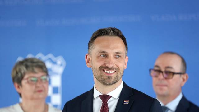 Zagreb: Izjave nakon potpisivanja Kolektivnog ugovora za državne službenike i namještenike