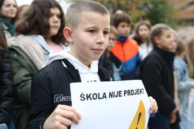 Zagreb: Roditelji OŠ Dragonožec organizirali novi mirni prosvjed