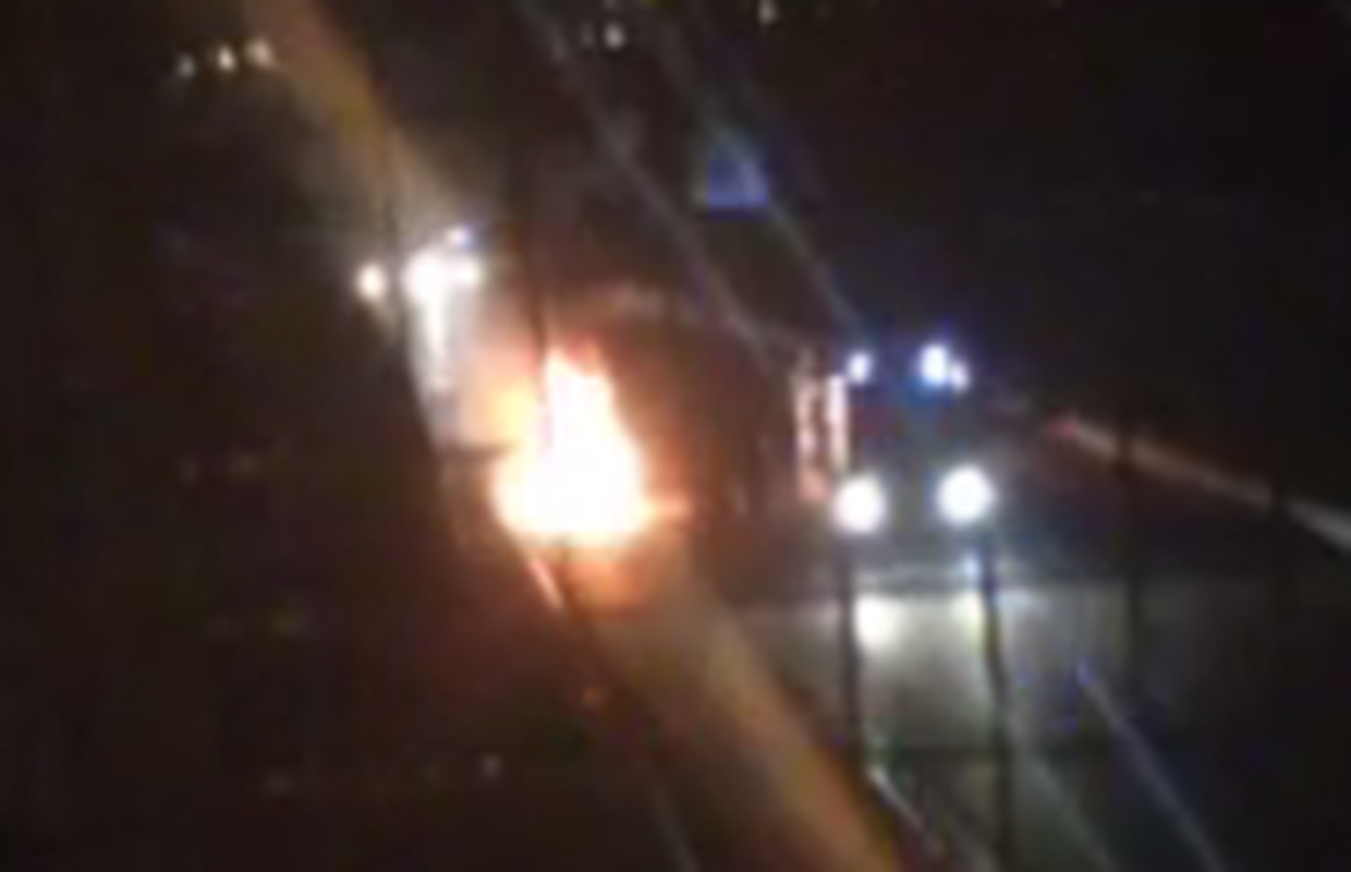 Obitelji s troje male djece zapalio se automobil u vožnji