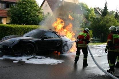 Prototip novog Porschea 911 zapalio se na probnoj vožnji