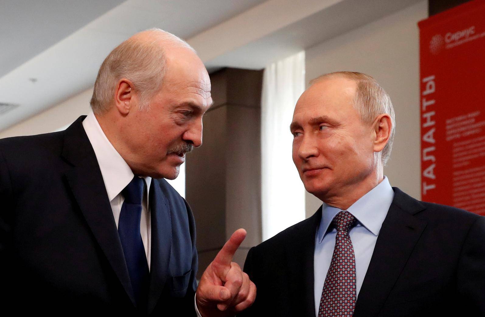 FILE PHOTO: FILE PHOTO: Belarus President Alexander Lukashenko visits Russia