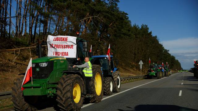 FILE PHOTO: Polish farmers block German border motorway to protest EU agriculture laws