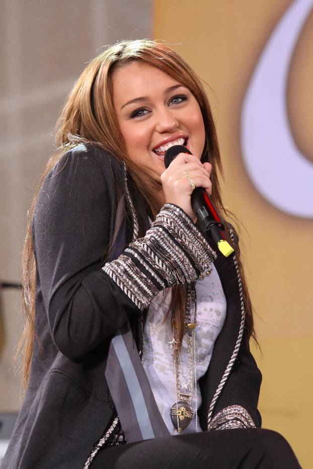 Miley Cyrus izrasla je iz djevoj?ice u ženu sa stilom 