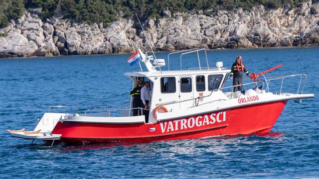U Dubrovnik stigao novi vatrogasni brod Orlando