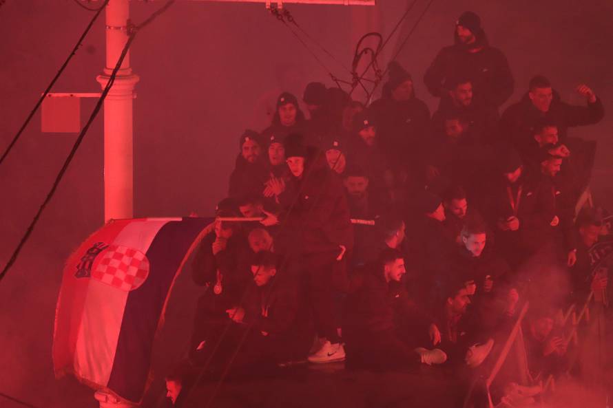 Zagreb: Vatreni stigli na trg