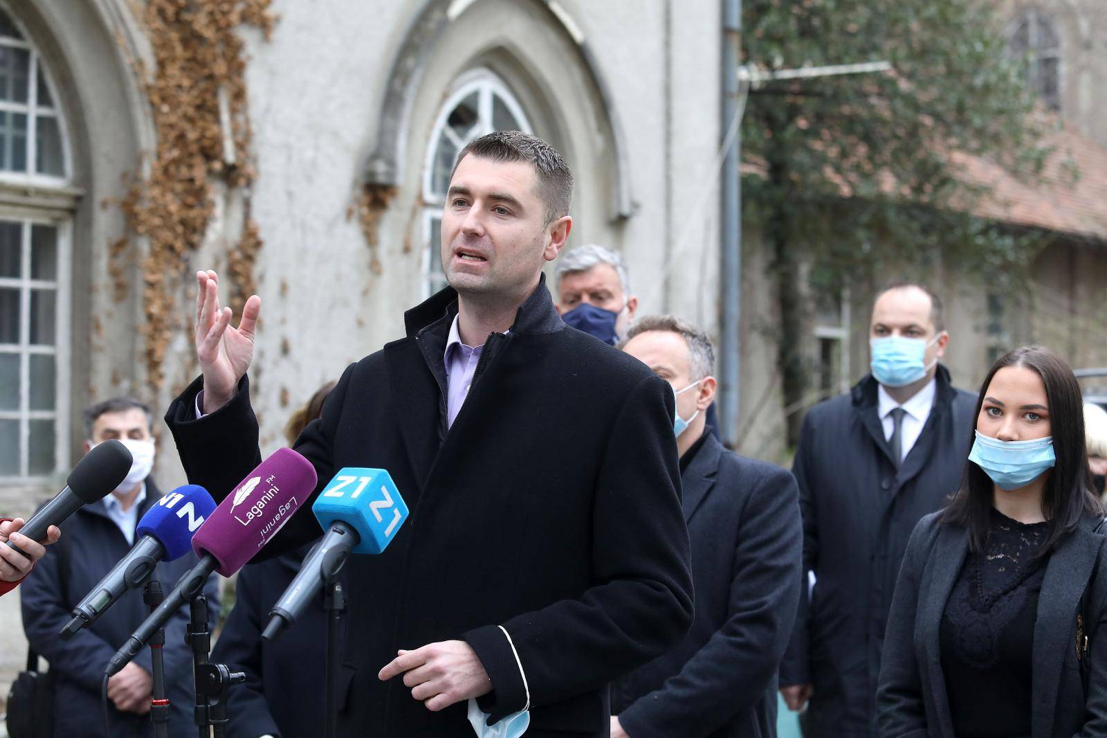 Zagreb: Filipović, kandidat za gradonačelnika, obišao bivšu vojnu bolnicu u Vlaškoj