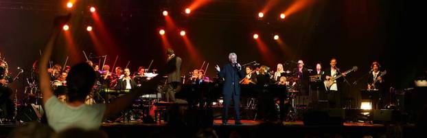 Split: 07.12.1947. ro?en poznati hrvatski glazbenik Oliver Dragojevi?