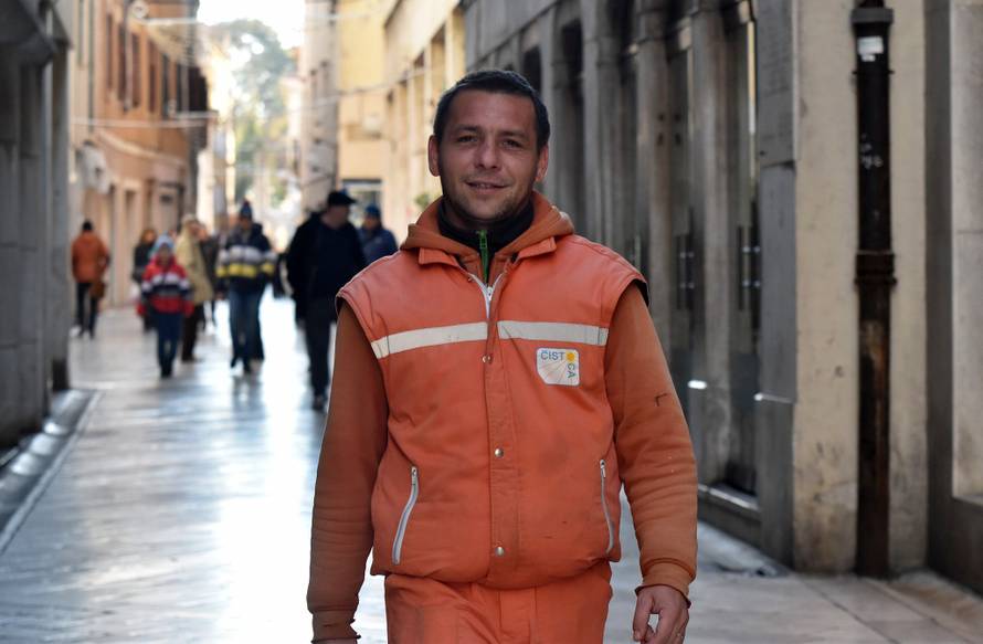 Čistač godine genij za kemiju: Mete i misli na kvantnu fiziku