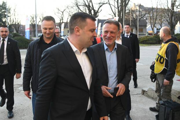 Predsjednik Sabora Gordan Jandroković stigao u Bjelovar gdje će pratiti utakmicu ženske rukometne reprezentacije