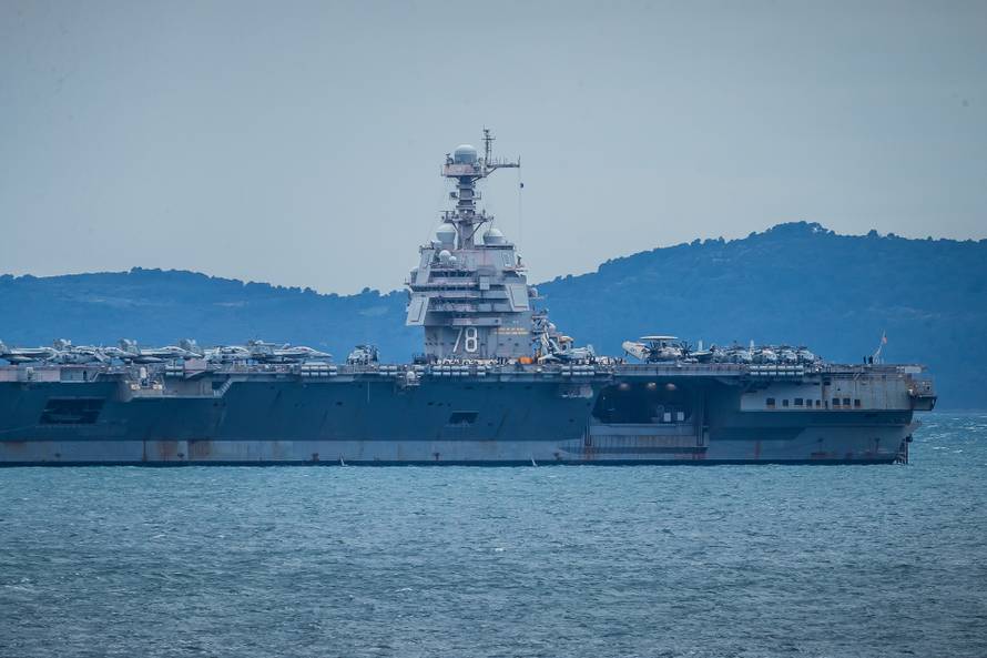 Odlazak nosača zrakoplova USS Gerald Ford iz akvatorija Splita