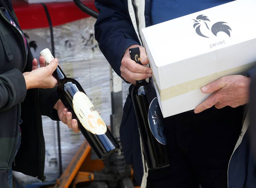 Peveci: Sustigla nas je kletva 'Dabogda imao pa onda nemao'