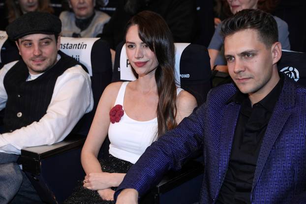 Beograd: Premijerka Srbije Ana Brnabić s djevojkom Milicom na premijeri filma "Hotel Beograd" 