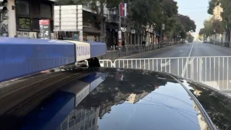 VIDEO Policija blokirala ulicu u kojoj se nalazi Republička izborna komisija u Beogradu
