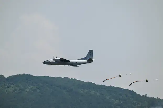 Šefe, vidi dron: Vučić kaže da su primijetili albanske dronove na 5800 m. I da su izviđali Srbe...