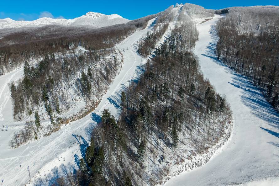 Pogled iz zraka na skijalište Platak pod snijegom