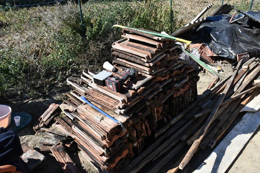 Mala Kopanica: Dvadesetak prijatelja odlučilo je sumještaninu Zoltanu Križanu obnoviti kuću