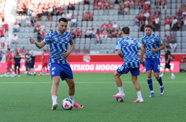 Thun: Zagrijavanje igrača prije početka utakmice FC Thun - GNK Dinamo