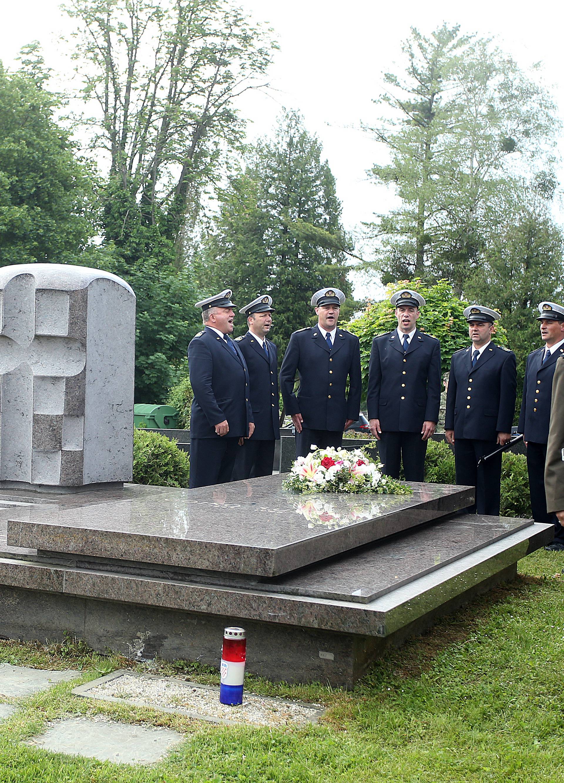 Obljetnica smrti: Položili su vijence na grob Gojka Šuška