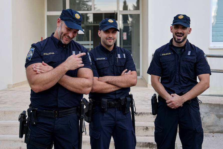 Zadar: Policajci koji su spasili obitelj iz požara