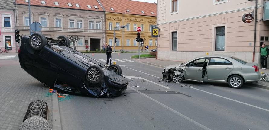 Sudario se s drugim autom pa preletio betonski odvod: 'Sreća pa je samo lakše udario glavu'