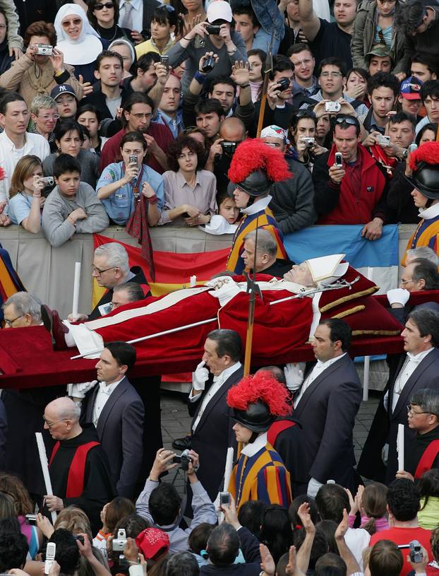 Papa Ivan Pavao II, sprovod