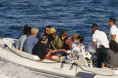 EKSKLUZIVNO: Chris Rock i djevojka Lake Bell s prijateljima odlaze s jahte na večeru u Split