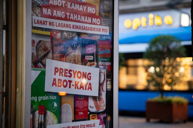 Reklama na filipinskom jeziku u centru Zagreba